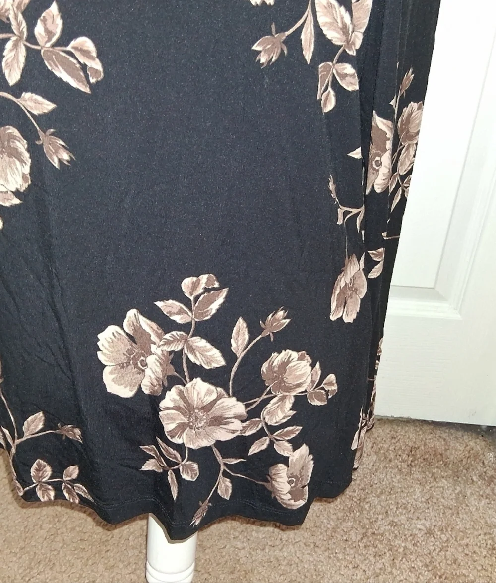 Colleen Lopez Black Floral Top Size 1X